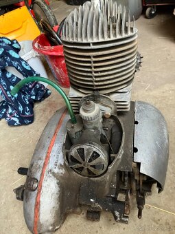 Jawa 250 - 4