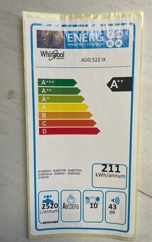 Vestavná myčka Whirpool 45 cm - 4