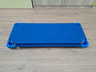 Lehátko stohovatelné dětské - 4