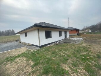 Novostavba 4+kk v přírodě, pozemek 1700m2 - 4