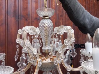 Skleněný lustr - 4