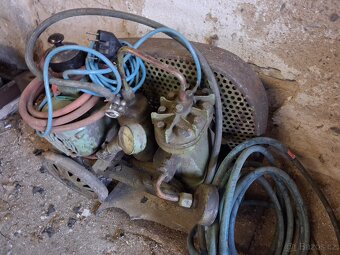 STARÝ KOMPRESOR - funkční - 4