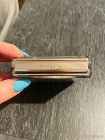 Samsung Z Flip 4 128GB Gold - 4