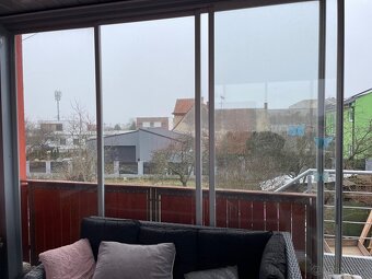 Hliníková bioklimatická zasklená pergola. - 4