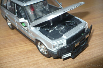 Autíčka,modely,1:18 - 4