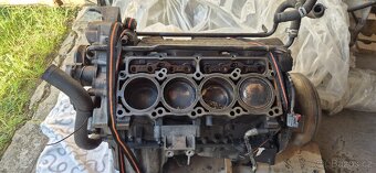 Motor 5.7 Hemi V8 - 4