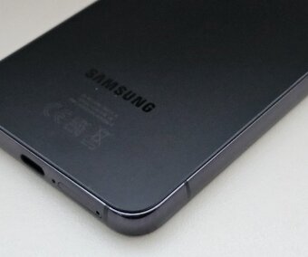 Samsung Galaxy S22 5G - Phantom Black - 4