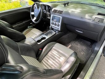 Dodge Challenger - 4