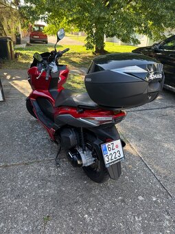 Skútr SYM Jet X 125i – 970 km, 2022, jako nový + kufr SHAD - 4