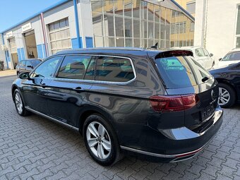 VW Passat B8 Variant Elegance 2.0TDI 110kW DSG Matrix ACC Qi - 4