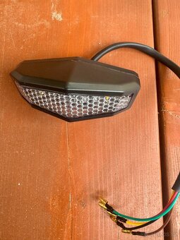 Zadní LED světlo s osvětlením SPZ - 4