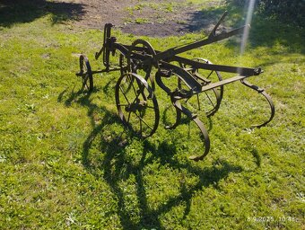 Prodám historicky stroj na orbu - 4