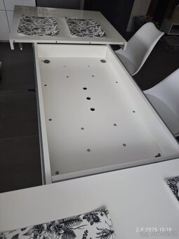 Jídelní stůl 8 židlí - 4