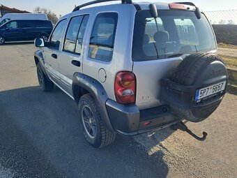 Jeep cherokee kj liberty - 4