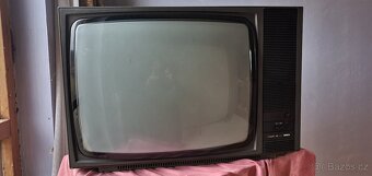 Stará televize Tesla 416 Color - 4