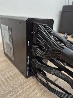 Zdroj Corsair RM850x Black 850 W - 4