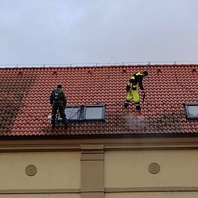 Nabízíme mytí střech a fasád a zámkové dlažby. - 4