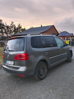 Volkswagen Touran - 4