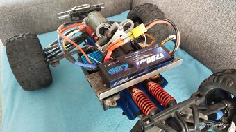 RC Traxxas Erevo - 4
