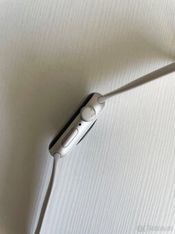 Apple Watch SE 2022 GPS 40mm Starlight - 4