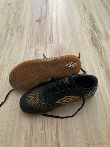 Dětské sálové boty Umbro - 4