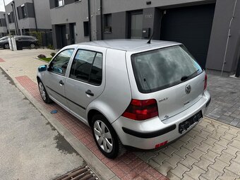 Volkswagen Golf IV 1.6i 77Kw - Klima - 4