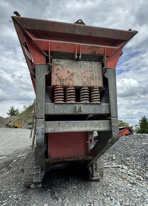 málo mth 46.5t drtič 400t/h mobil čelist Sandvik QJ340 - 4