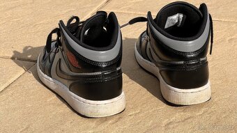 Nike Jordan 1 Mid Shadow Red 37,5 - 4