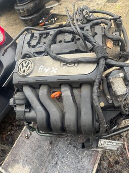 2.0 fsi 110 kw BLR BVX Na dily Passat Octavia - 4