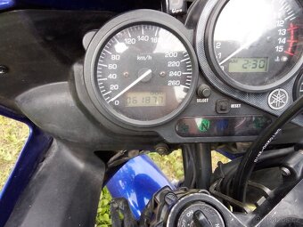 Yamaha FZS 600 - 4