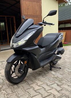 Skútr Honda PCX 125 rv. 2024 JAKO NOVÝ - 4