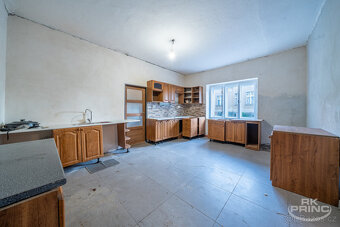 Prodej rodinný dům a hospodářské stavení na pozemku 1673 m2, - 4