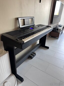 Stage piano s doprovody Yamaha - DGX 650 - 4