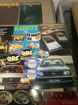 Prospekty Opel + dobové samolepky - 4
