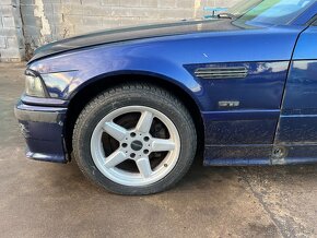 BMW E36 318is Coupe M44B19 MontrealBlau - 4