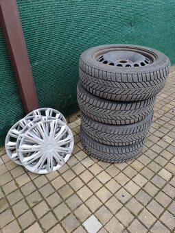Pneu zimní 5mm na discích + poklice + příčníky - 4