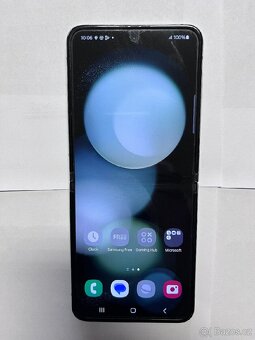Samsung Galaxy Z Flip 5 - 4