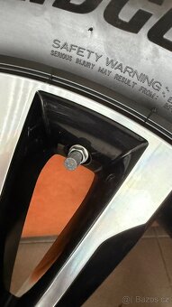 ŠKODA KODIAQ 2 ORIG ALU KOLA TRINITY 18+ZIMNÍ BRIDGESTONE - 4