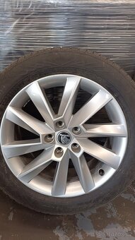 Originál kola Škoda, pneu Nokian 215/55 R17 - 4