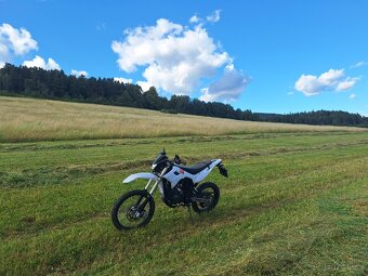 Yuki 125i SE - 4