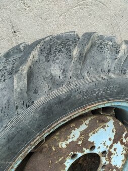 Prodám kola na ZETOR25K -12,4-32 - 4