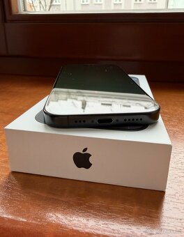 iPhone 16 Pro 128 – barva černý titan - 4