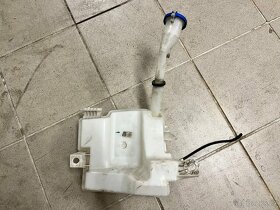 Nádobka ostřikovačů Subaru Impreza 01-07 - 4