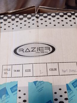 Přilba na skútr - 4