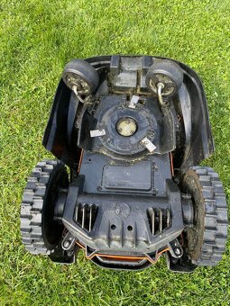 Robotická sekačka WORX Landroid M – 900 m², ve skvělém stavu - 4