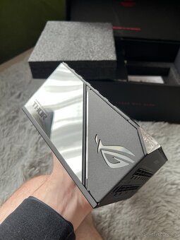 Predám nový zdroj ASUS ROG THOR 850W Platinum II - 4