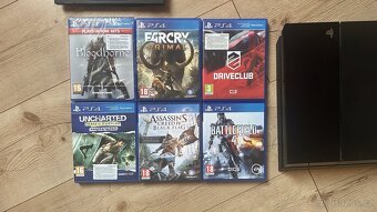 Playstation 4 (500GB) + V2 camera + 6 her - 4