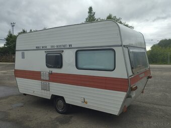 Karavan Knaus 400 na pevné stání - 4