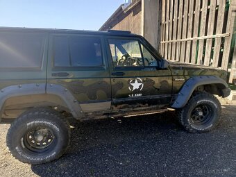 Jeep Cherokee 2,5tdi - 4