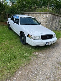 Ford Crown Victoria Police Interceptor - 4